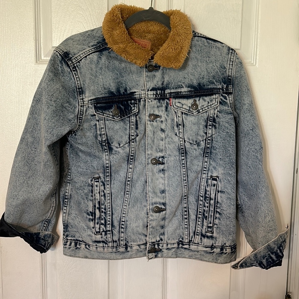 NWT boys Levi Jean jacket. Size large
